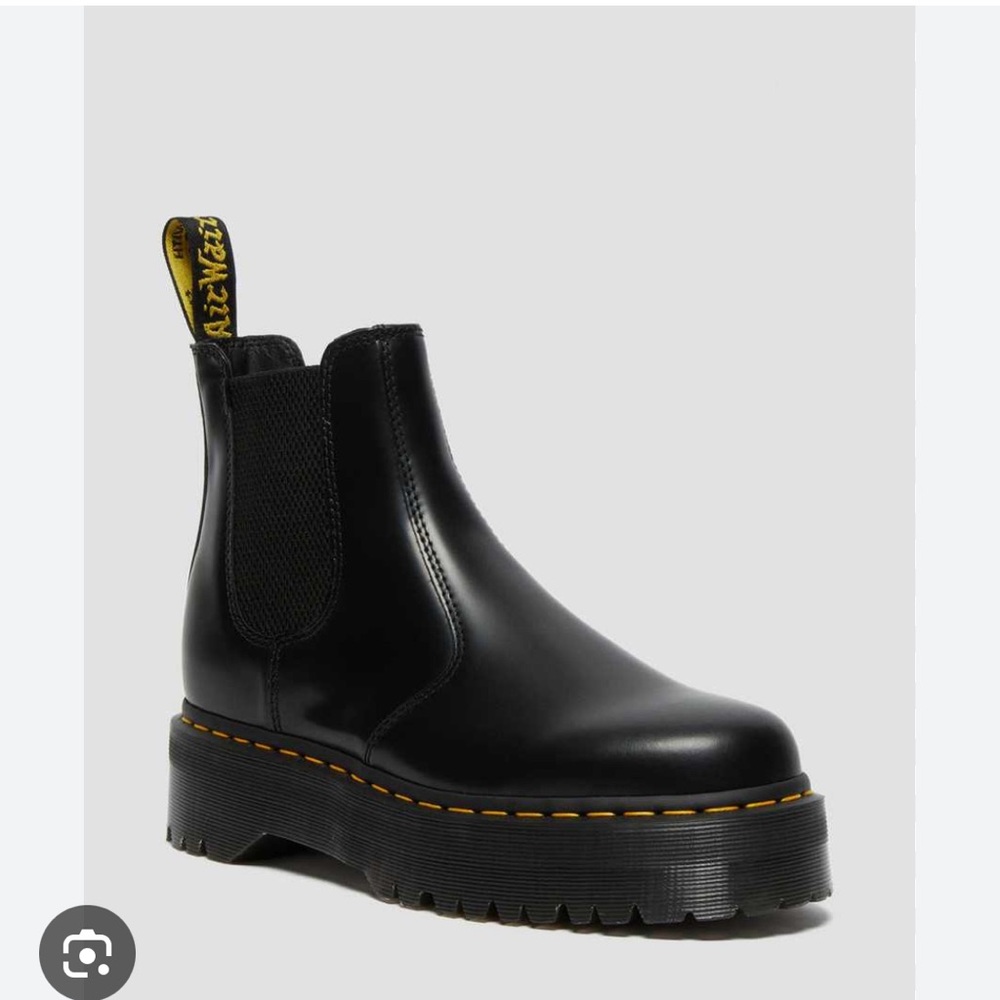 Like new Dr. Martens Platform Chelsea Boots